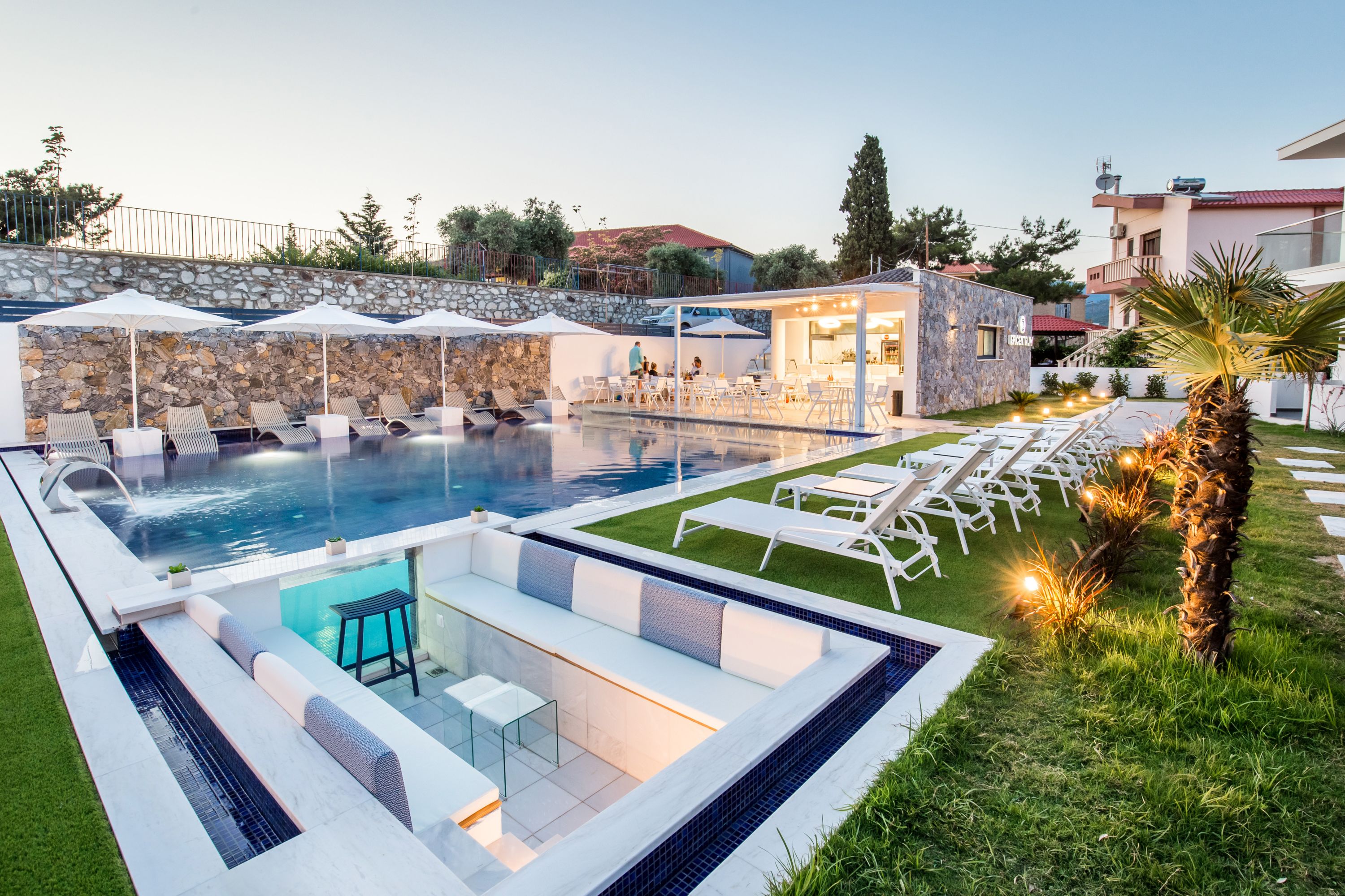 Epicentrum Suites & Villa Oasis dvorište